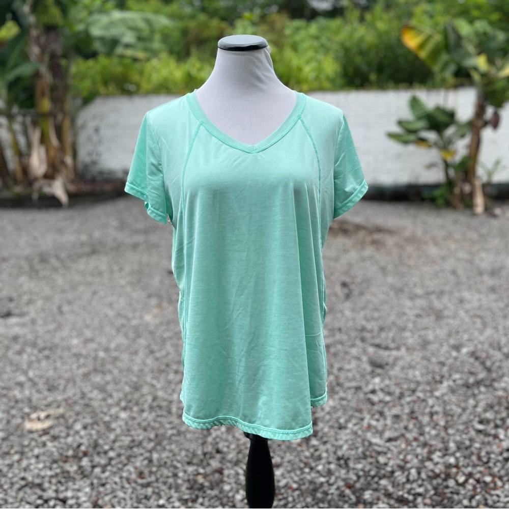 Xersion Green Everair V-Neck Essential Performance Active Tee